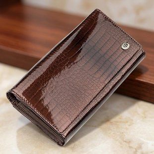 Кошелек женский ST Leather 18431 (S9001A) лакированная кожа Коричневый