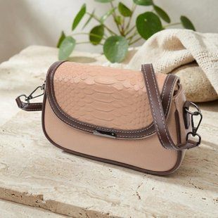 Сумка для жінок з фактурним клапаном з натуральної шкіри Vintage 22373 Бежева