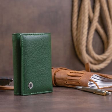 Горизонтальне портмоне зі шкіри унісекс на магніті ST Leather 19332 Зелене