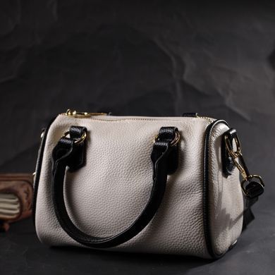 Женская сумка бочонок с темными акцентами Vintage 22352 Белая
