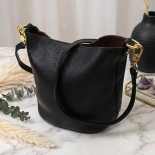 Шкіряна жіноча сумка з автономною косметичкою всередині Vintage 22363 Чорна